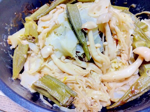 ブナピーもやしキャベツおくら蒸し